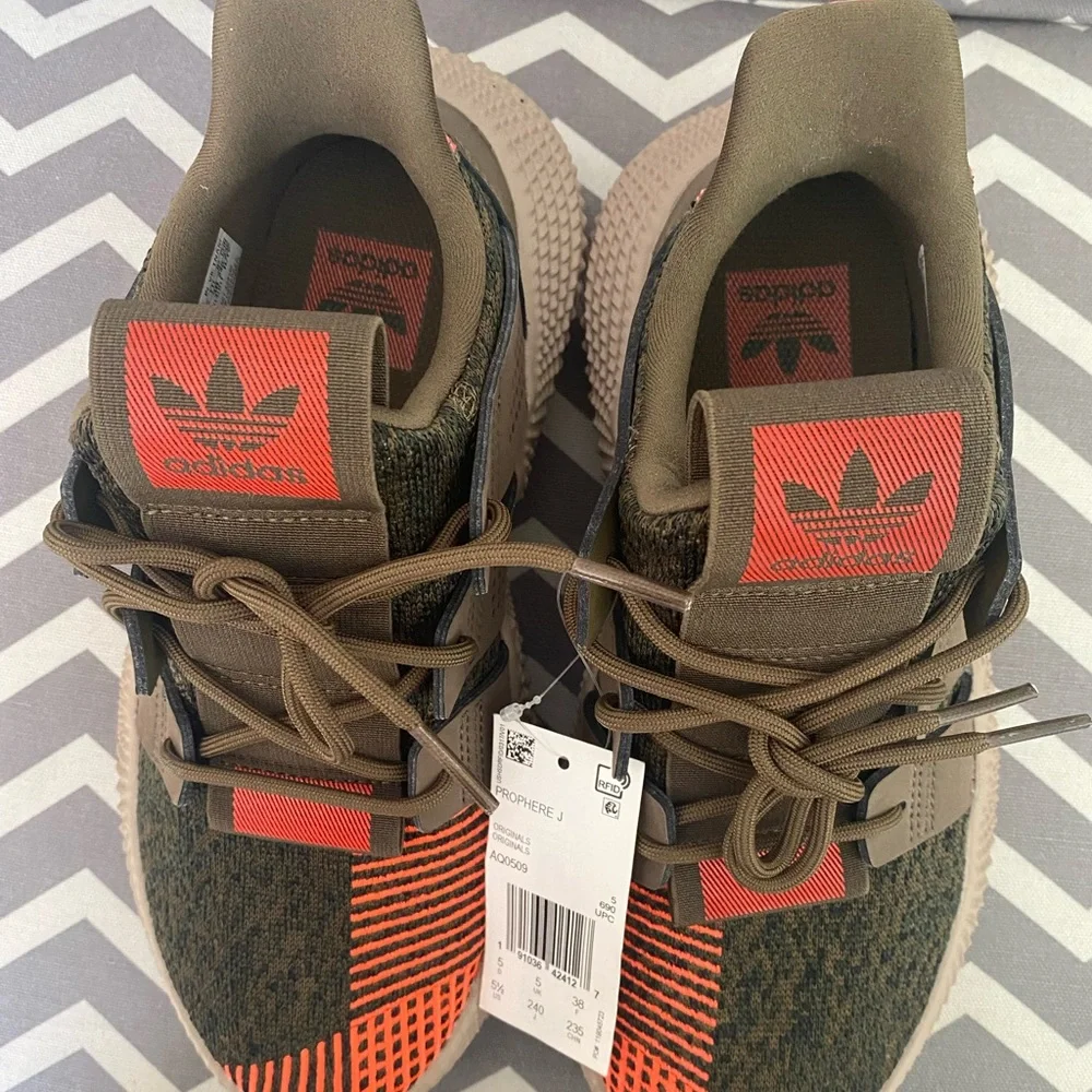 NEW! ADIDAS PROPHERE J SIZE 5.5 - Picture 6 of 15